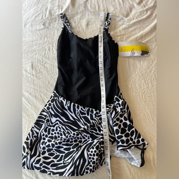NWT Christina Skirted Animal Print Tummy Control One Piece Swimsuit 8 - Picture 14 of 15